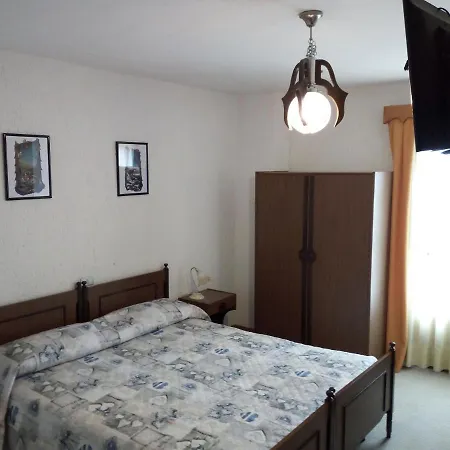 Al Pino ホテル エーネゴ